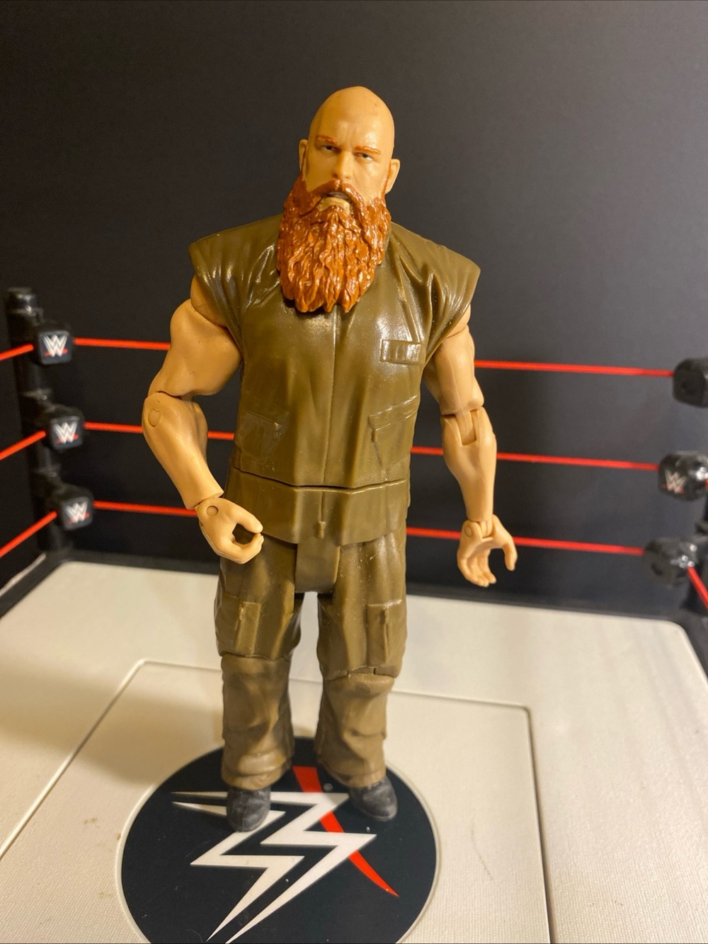 Erick Rowan WWE 2011 Mattel Battle Pack 28 Wrestling Action Figure  Wyatt Family